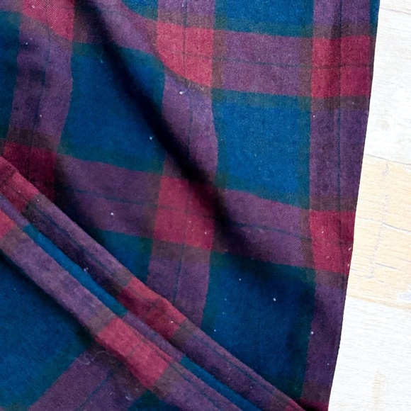 💕5/40$💕 REITMANS – Plum & navy plaid skinny pants | Size 0P • - Picture 4 of 9